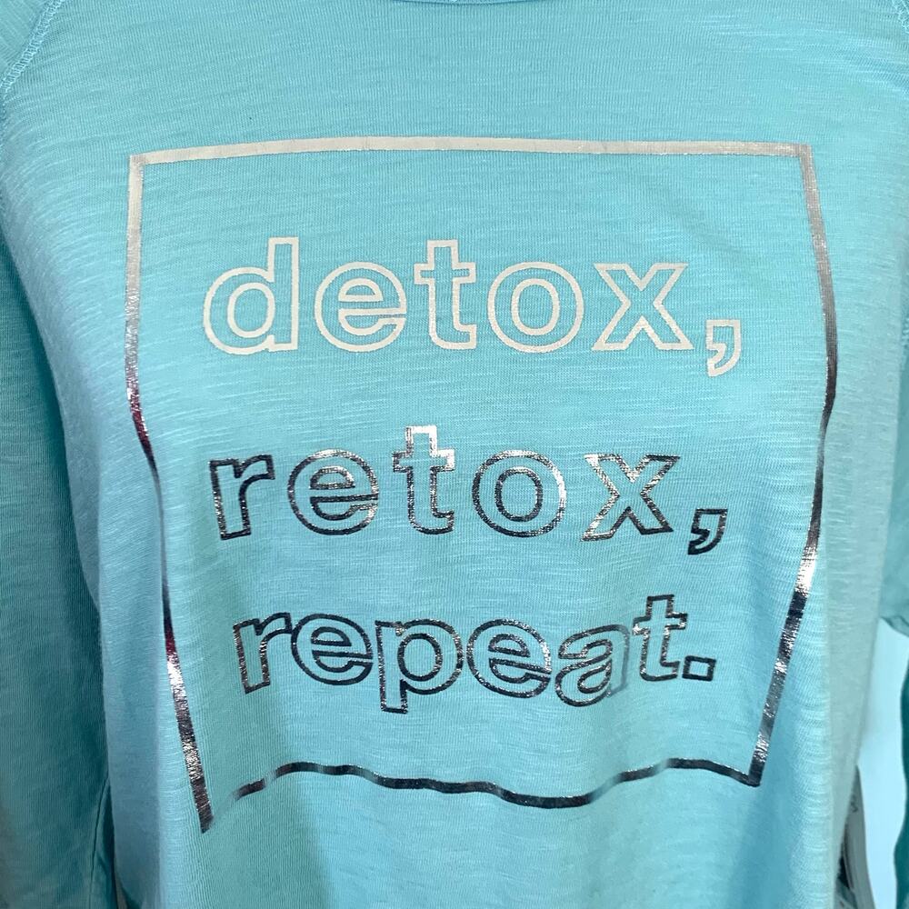 NWT Nanette Lepore Play "detox, retox, repeat" Top Light Blue Size Small - Picture 3 of 8